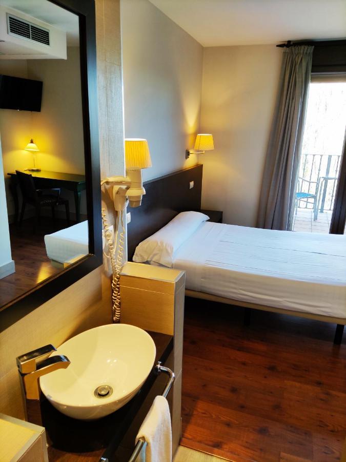 Hotel Puerta Del Arco Tudela de Duero Luaran gambar