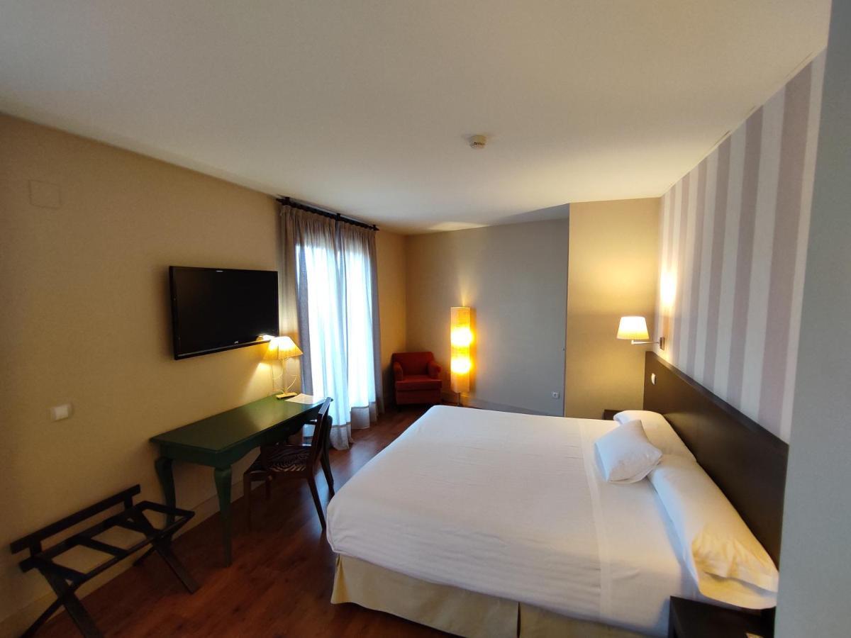 Hotel Puerta Del Arco Tudela de Duero Luaran gambar