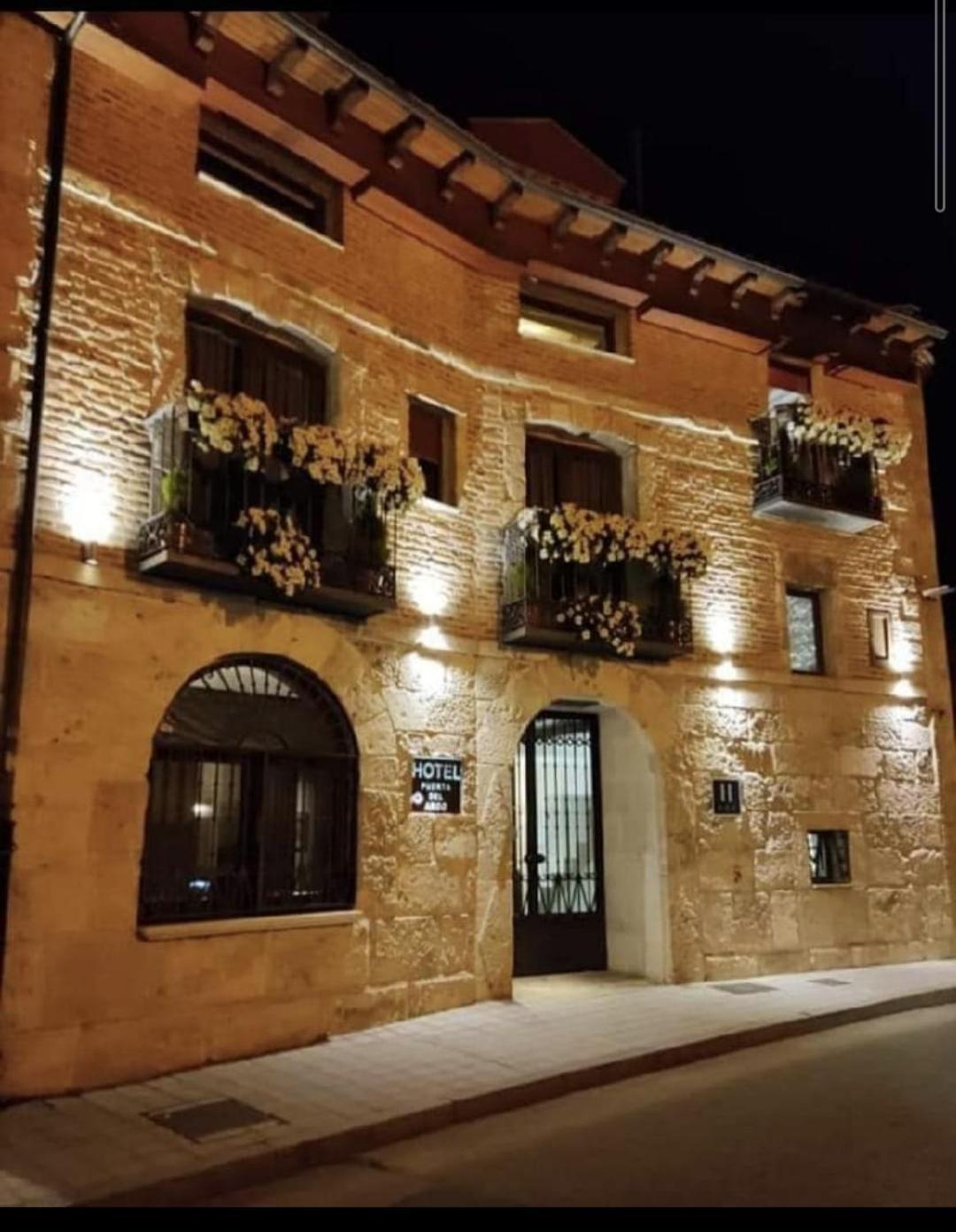 Hotel Puerta Del Arco Tudela de Duero Luaran gambar