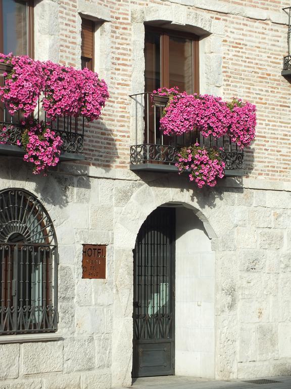 Hotel Puerta Del Arco Tudela de Duero Luaran gambar
