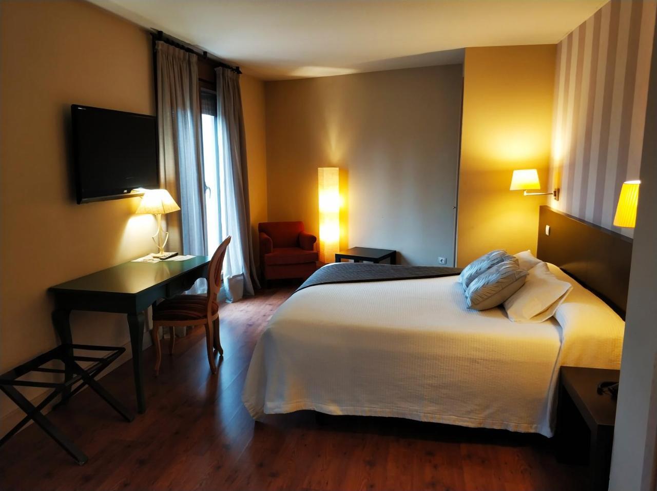 Hotel Puerta Del Arco Tudela de Duero Luaran gambar
