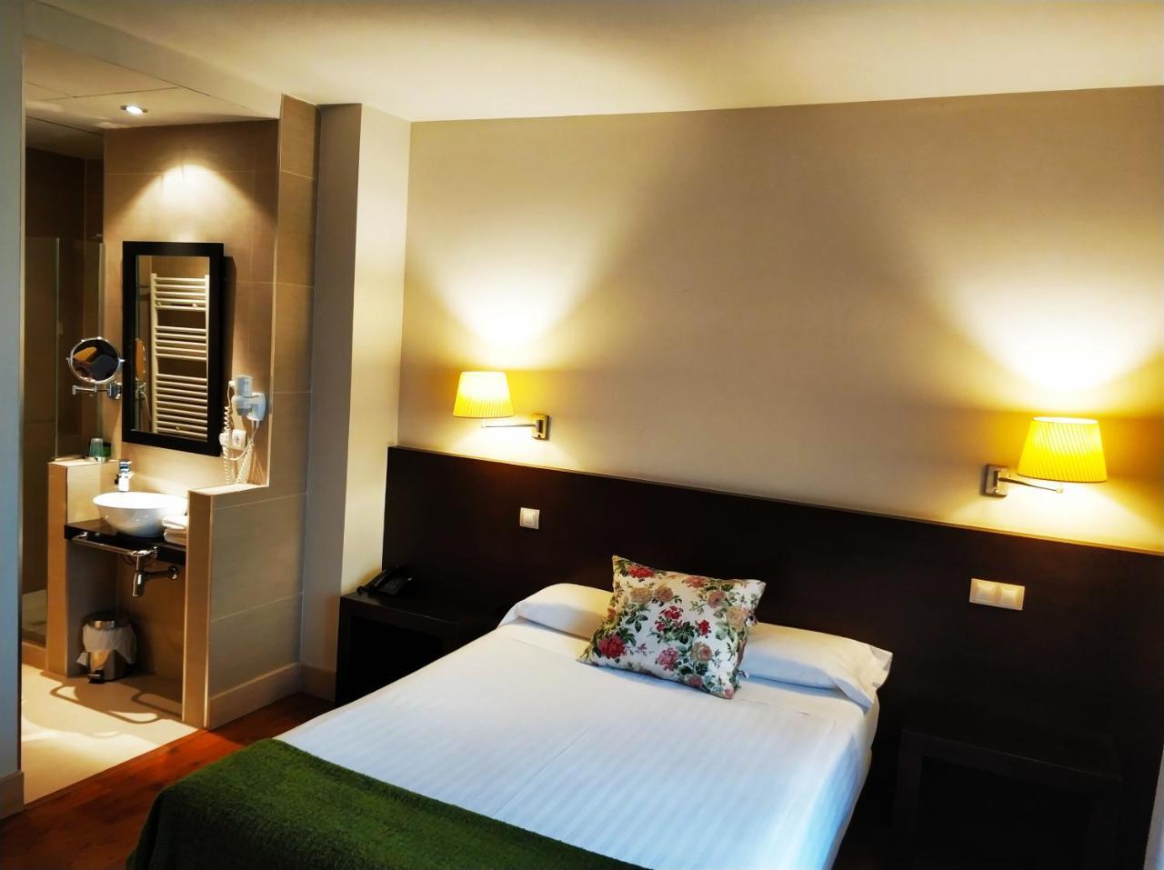 Hotel Puerta Del Arco Tudela de Duero Luaran gambar