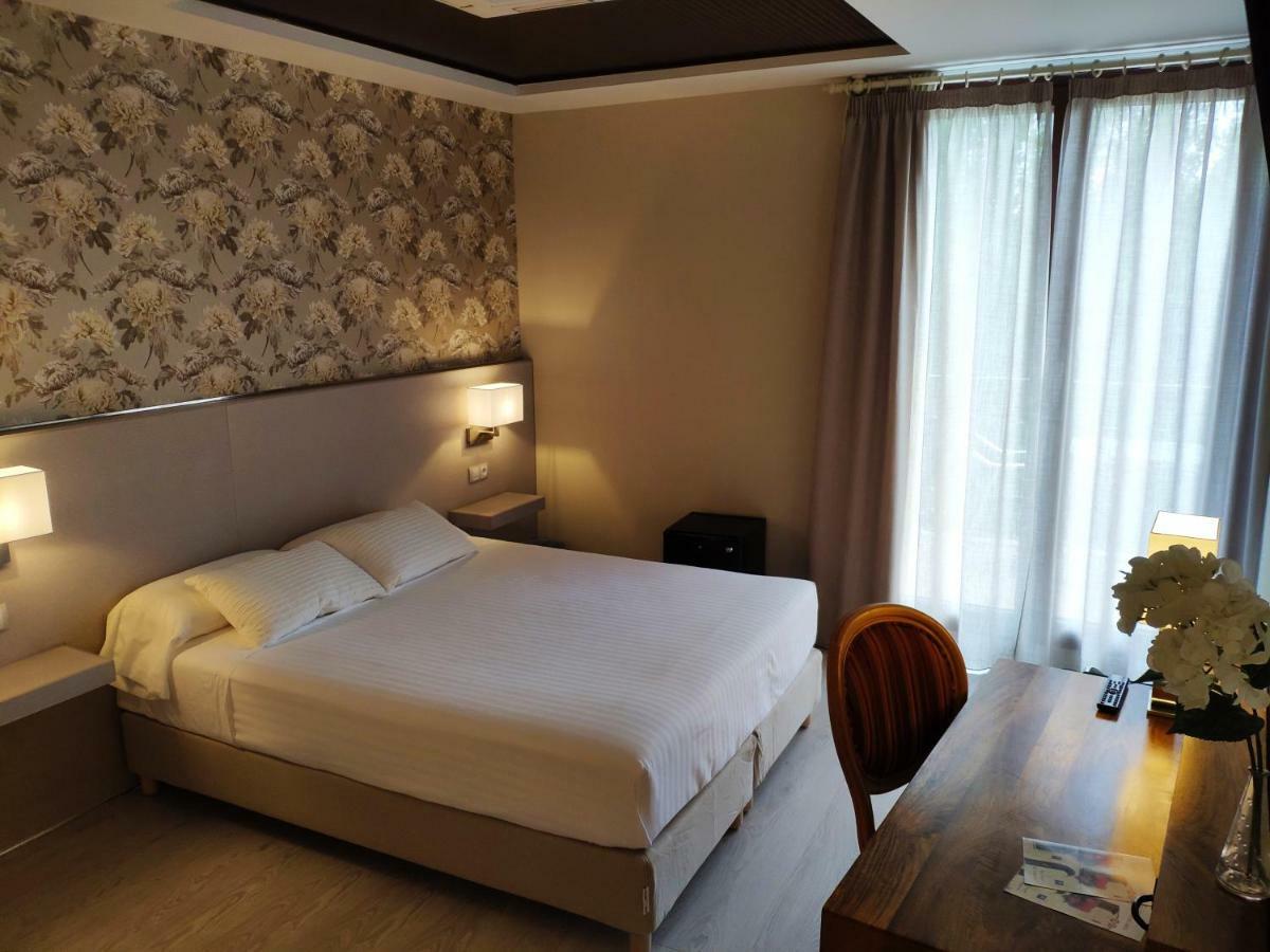 Hotel Puerta Del Arco Tudela de Duero Luaran gambar