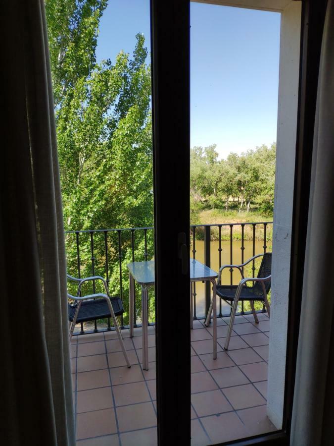 Hotel Puerta Del Arco Tudela de Duero Luaran gambar