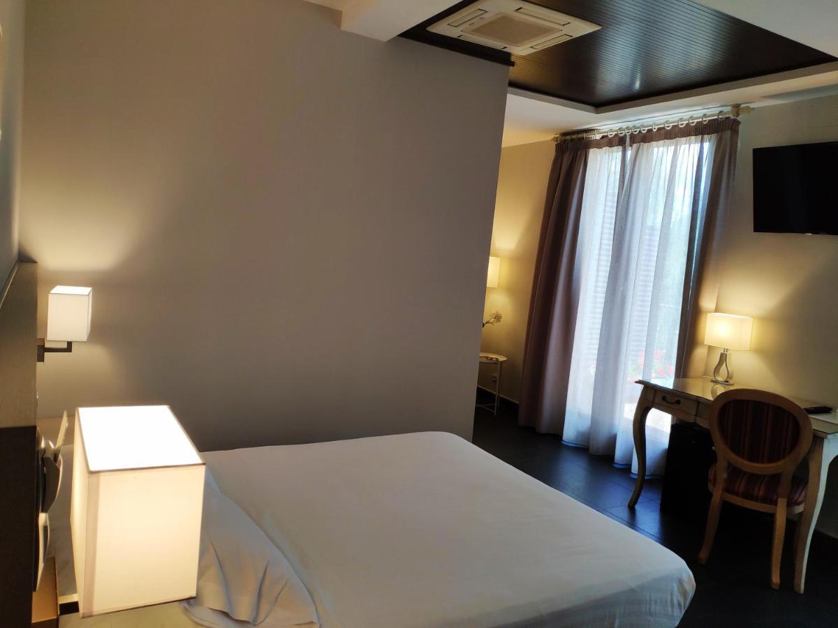 Hotel Puerta Del Arco Tudela de Duero Luaran gambar